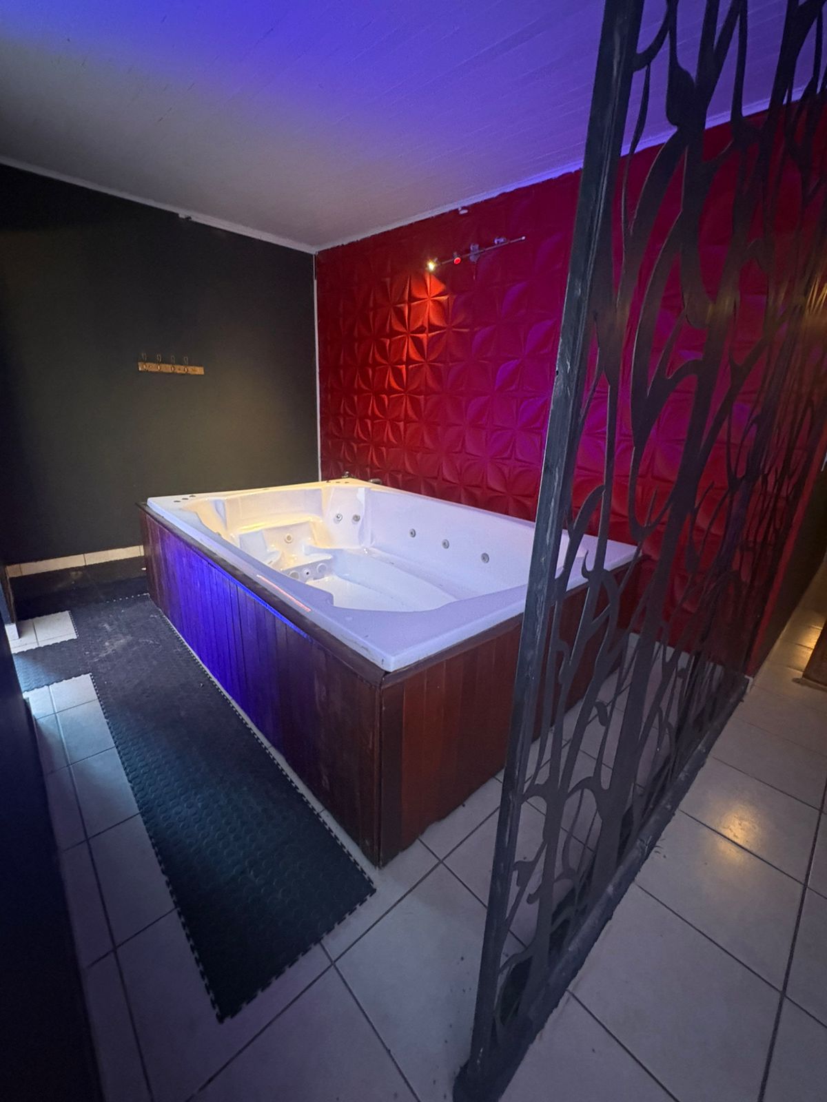 Club Amsterdam atmosphere